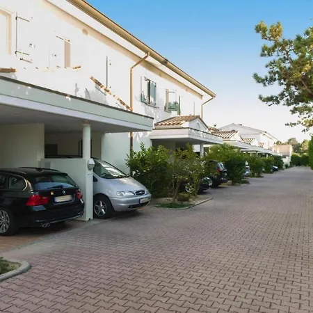 Terraced House In The Ca' Del Pino Complex With Communal Pool In * Bibione
