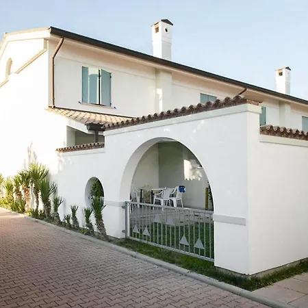Apartmán Terraced House In The Ca' Del Pino Complex With Communal Pool In
