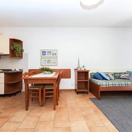 Terraced House In The Ca' Del Pino Complex With Communal Pool In Apartmán *